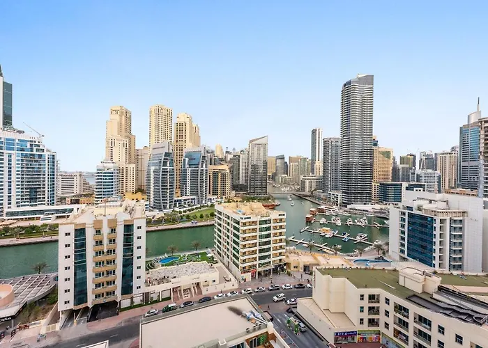 A Living Luxury Studio - Studio One Dubai Marina